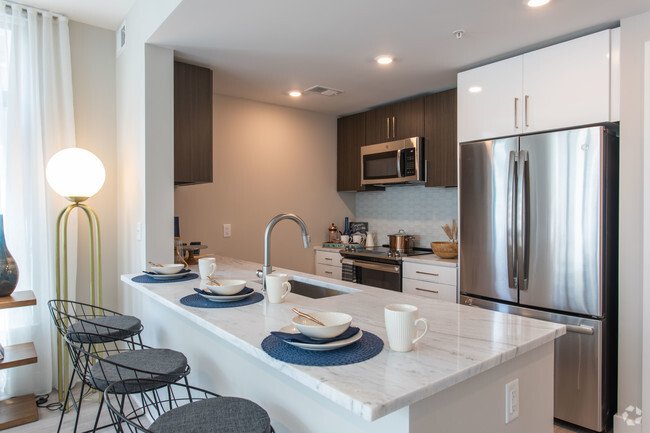 CHARMING 1 BED/1 BATH APARTMENT IN DOWNTOWN BETHESDA