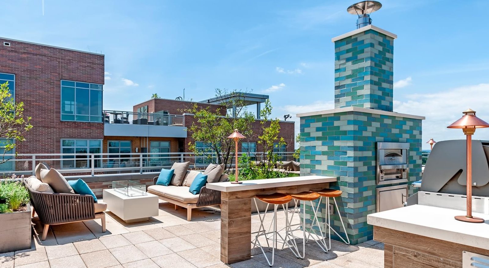 CHARMING 1 BED/1 BATH APARTMENT IN DOWNTOWN BETHESDA