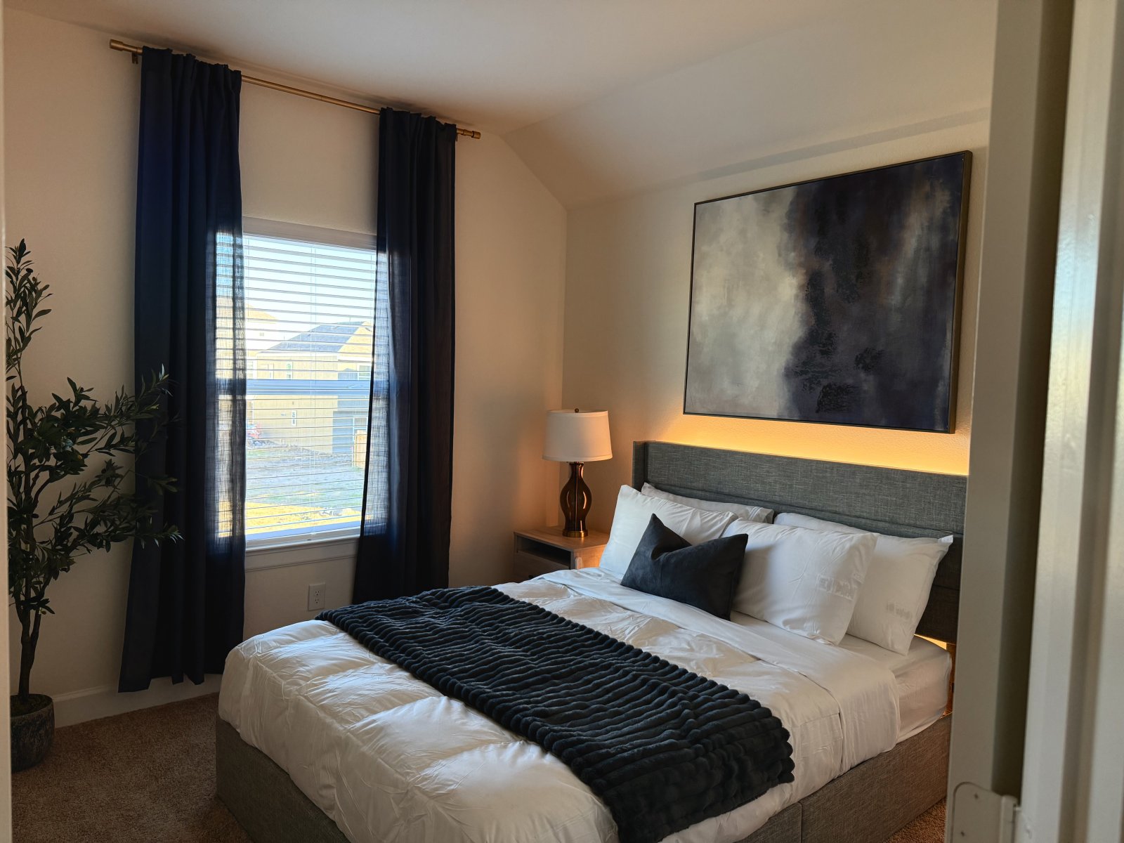 3 bedroom 2 Bath Funished Home