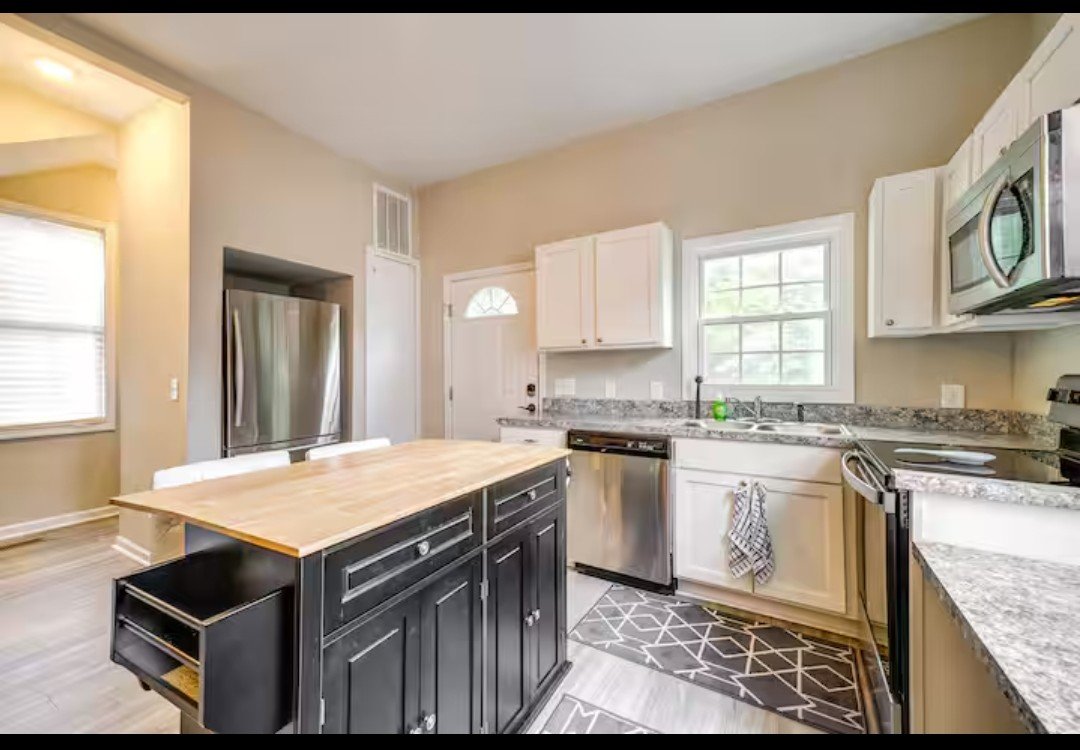Wilmington Family-Owned Furnished Home
