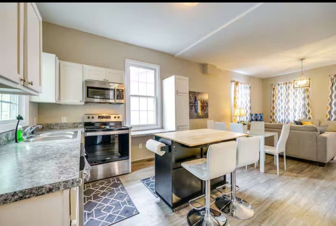 Wilmington Family-Owned Furnished Home