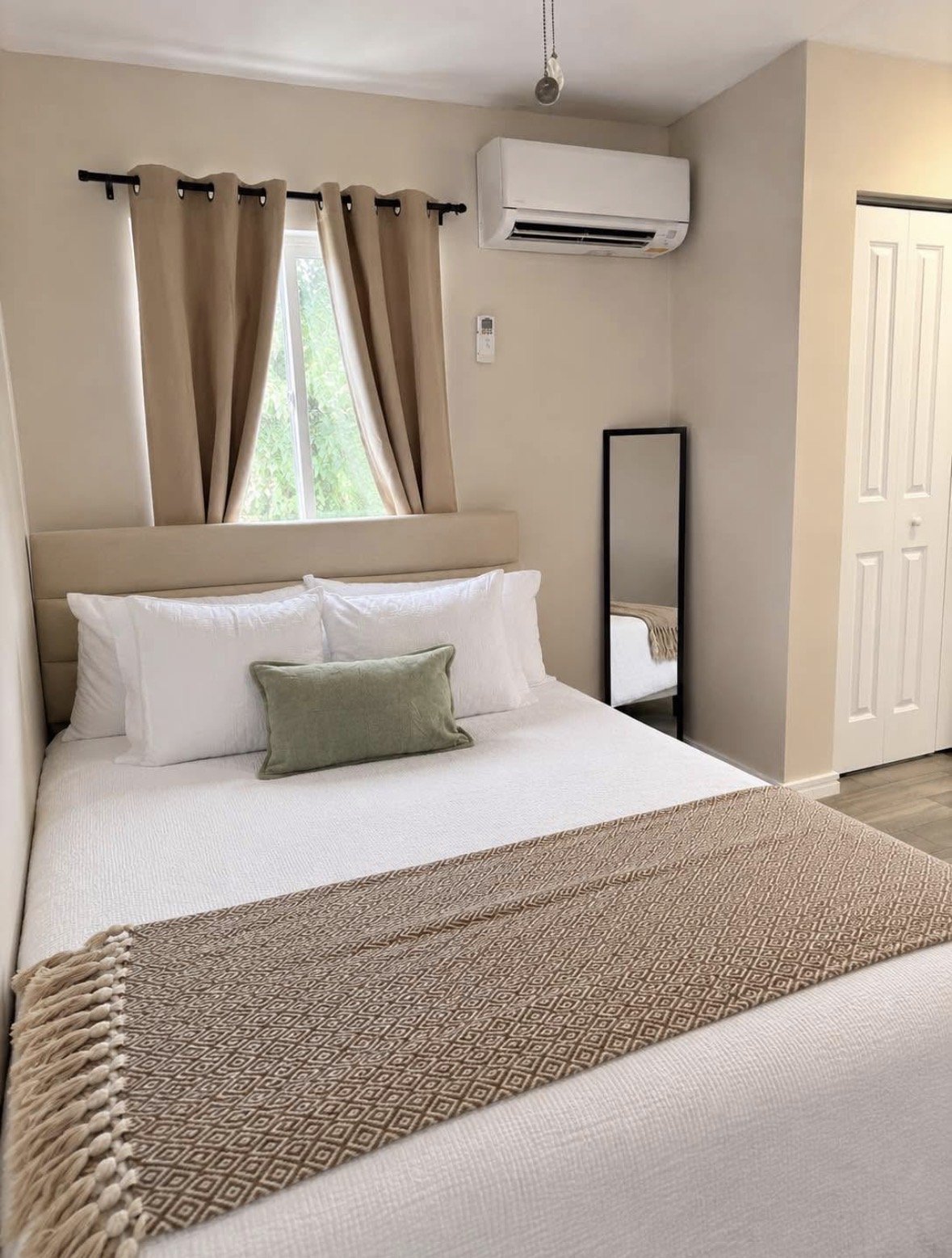 1/1 Fully furnished Home