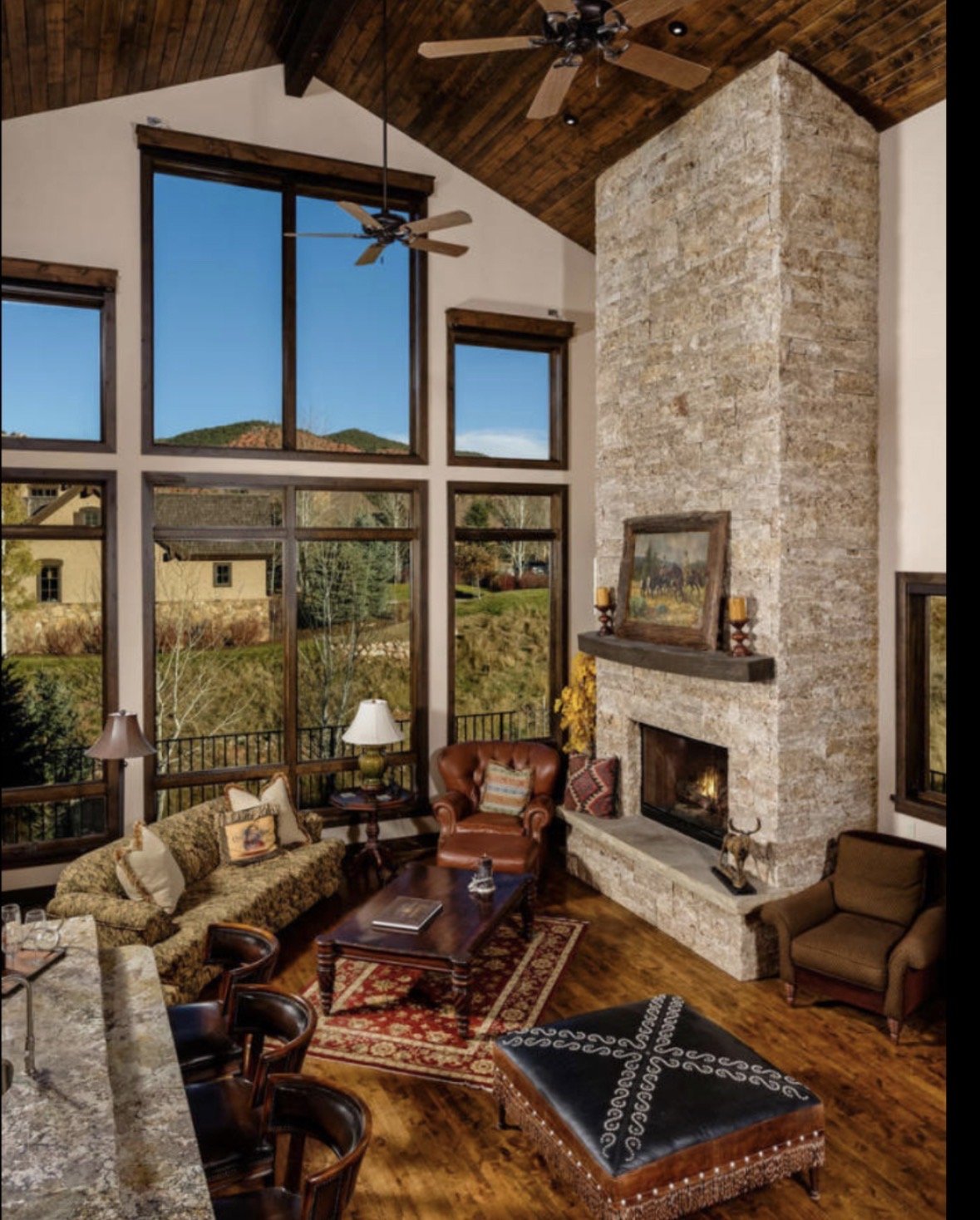 Luxury Furnished Private Suite in Aspen Glen - Near Hospitals