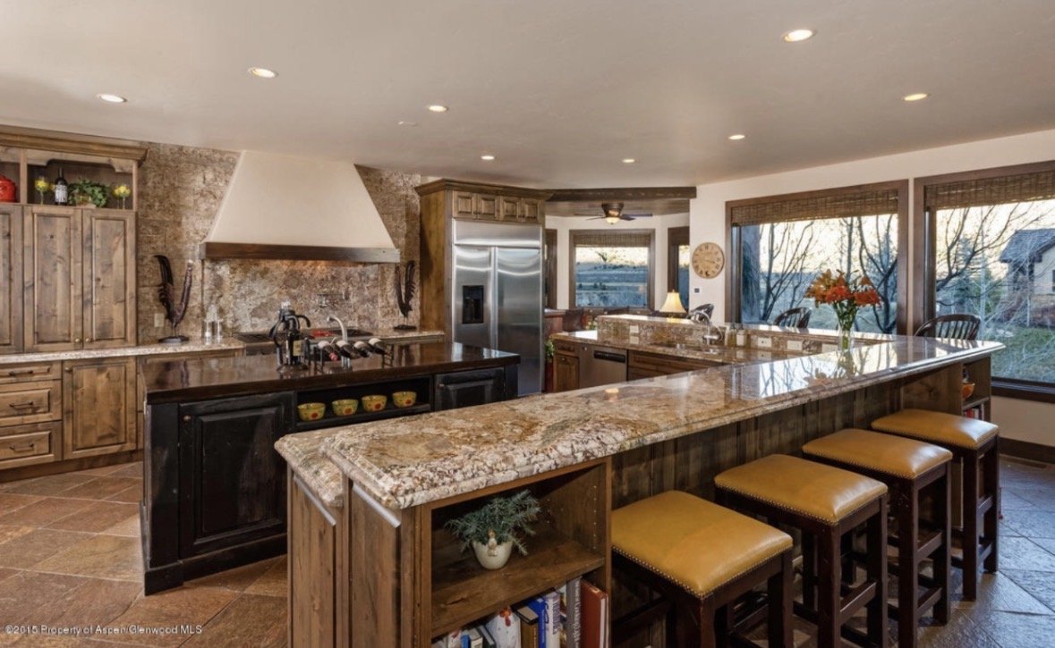 Luxury Furnished Private Suite in Aspen Glen - Near Hospitals