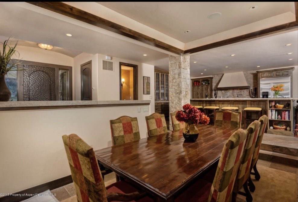Luxury Furnished Private Suite in Aspen Glen - Near Hospitals