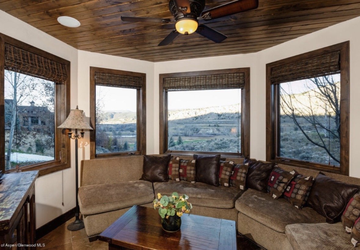 Luxury Furnished Private Suite in Aspen Glen - Near Hospitals