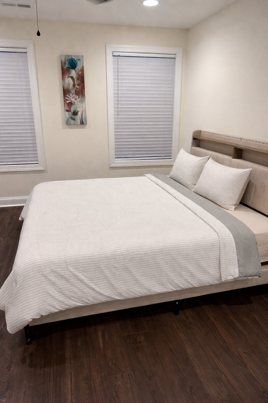 Fully Furnished 2 Bedroom Townhome