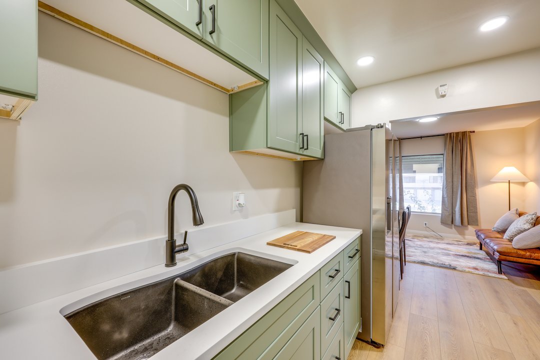 1 Mi to LLUMC! Loma Linda Home w/ Shared Patio