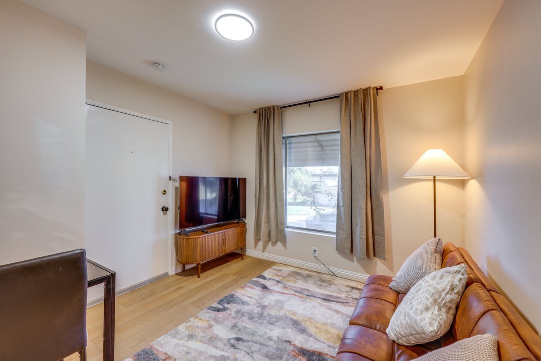 1 Mi to LLUMC! Loma Linda Home w/ Shared Patio