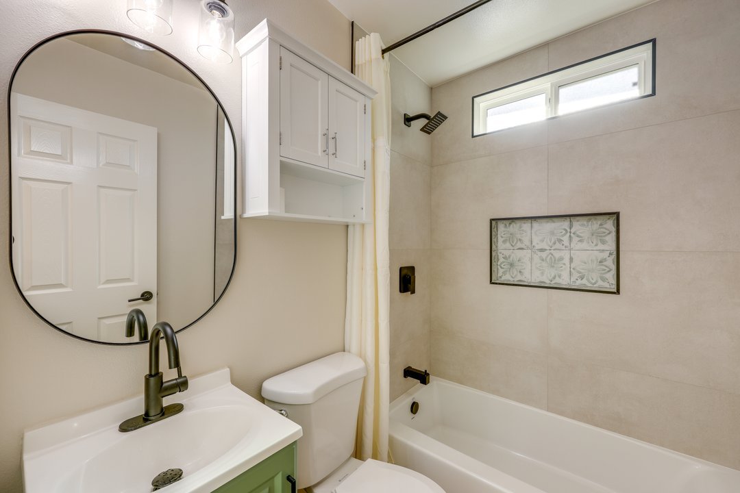 1 Mi to LLUMC! Loma Linda Home w/ Shared Patio
