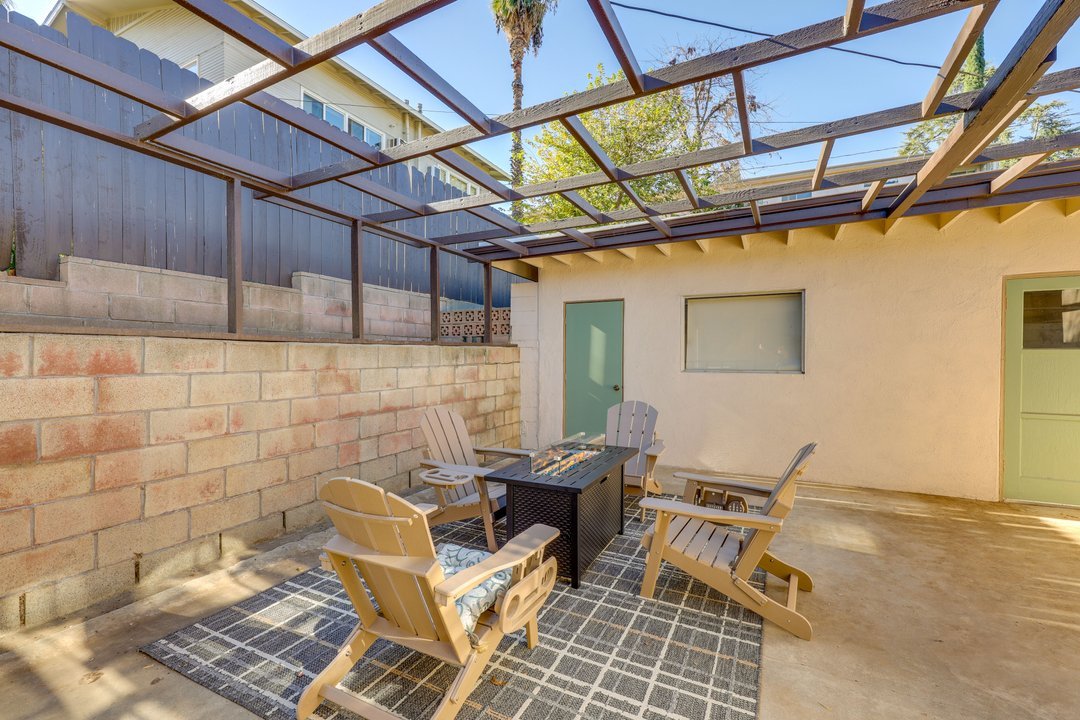 1 Mi to LLUMC! Loma Linda Home w/ Shared Patio