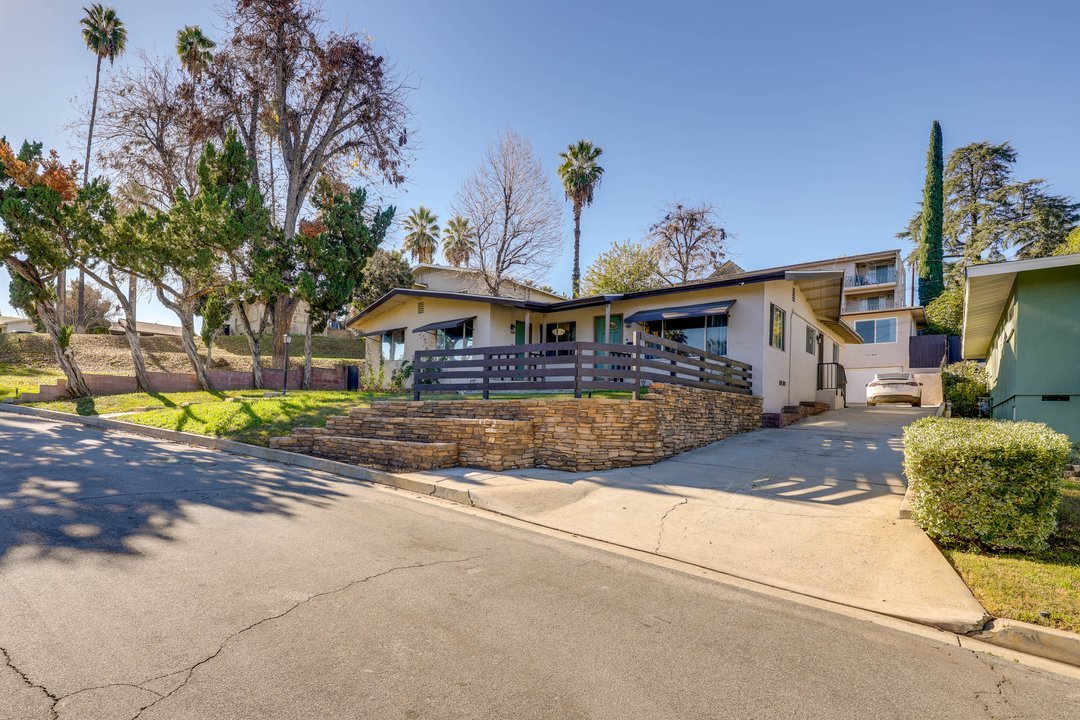1 Mi to LLUMC! Loma Linda Home w/ Shared Patio