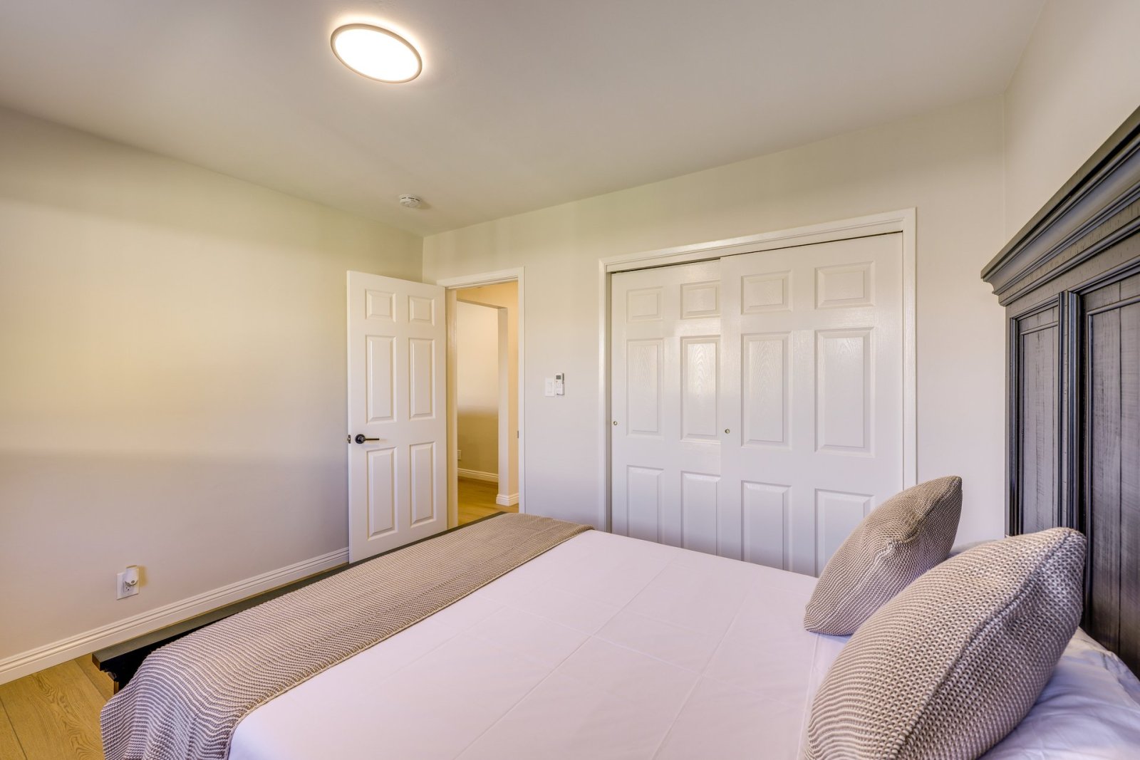 Walkable Home Base Near LLUMC & Campus!