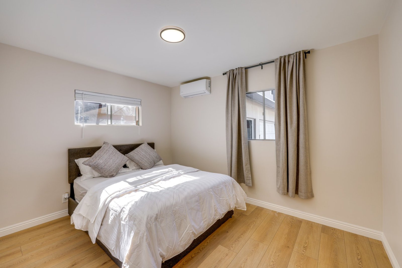 Walkable Home Base Near LLUMC & Campus!