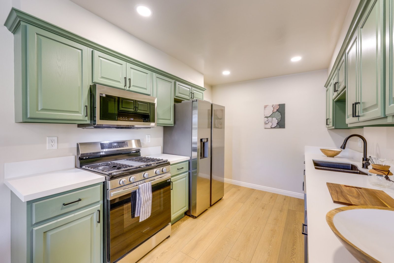 Walkable Home Base Near LLUMC & Campus!