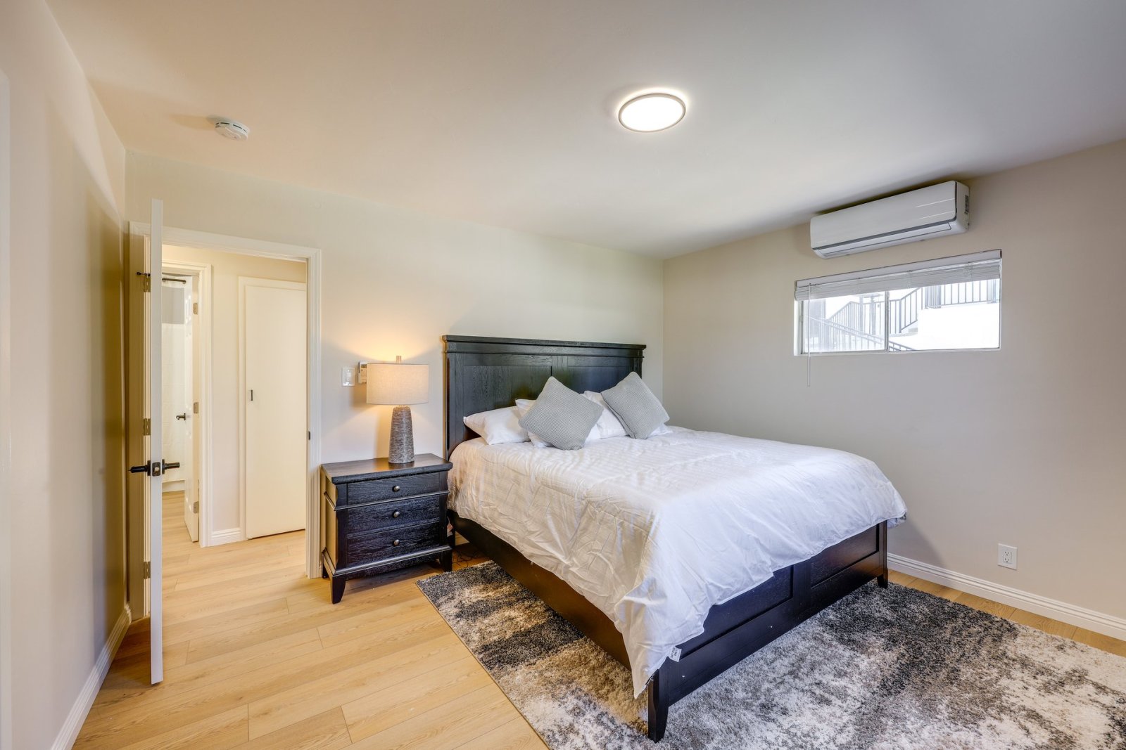 Walkable Home Base Near LLUMC & Campus!