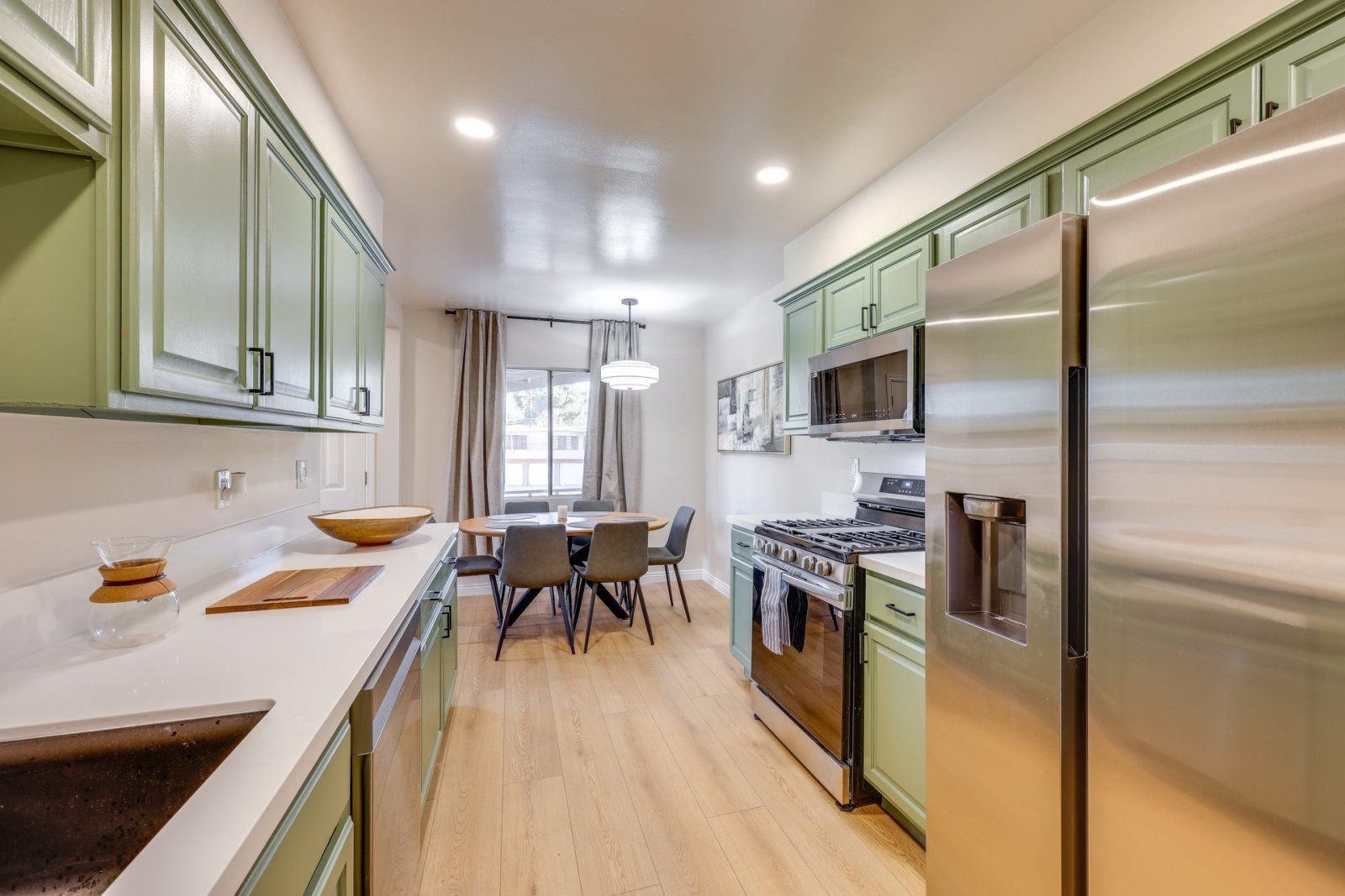 Walkable Home Base Near LLUMC & Campus!