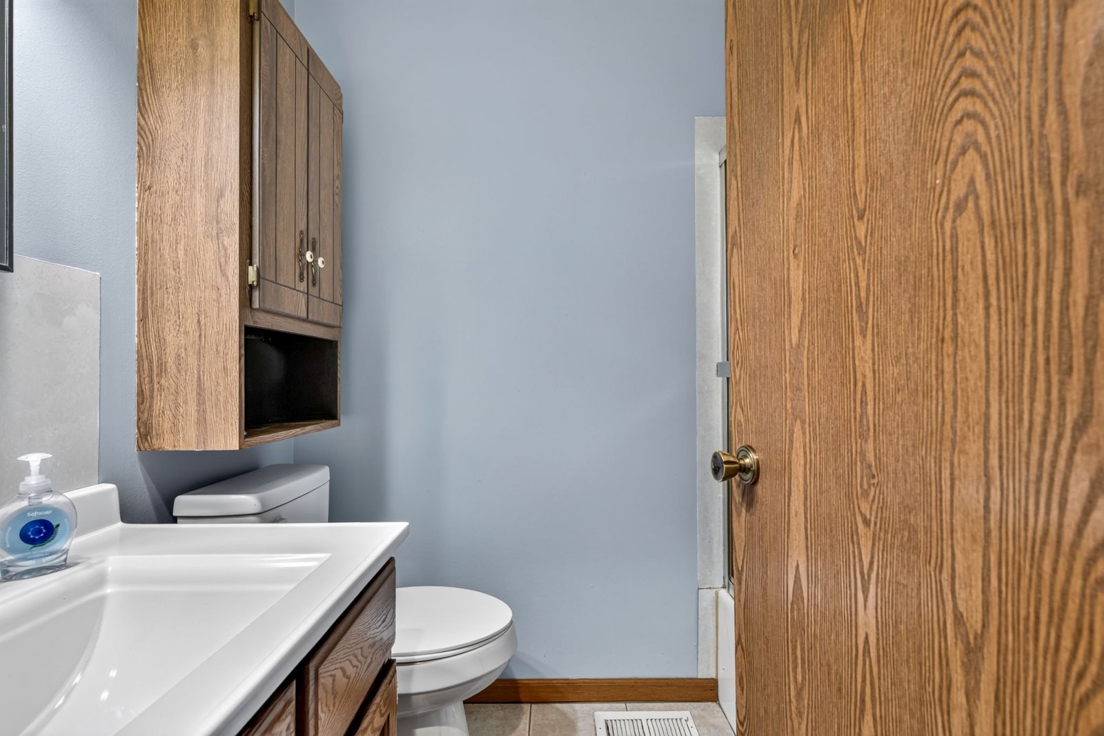 Charming Fully Furnished 1-bedroom