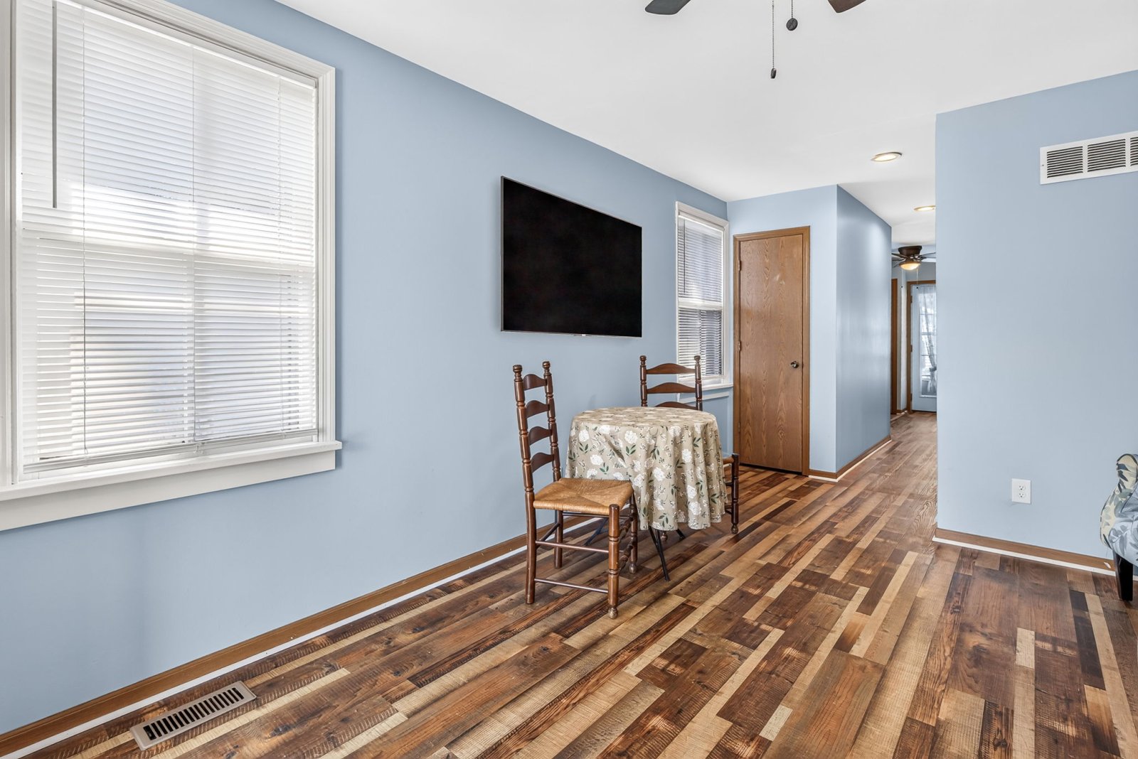 Charming Fully Furnished 1-bedroom