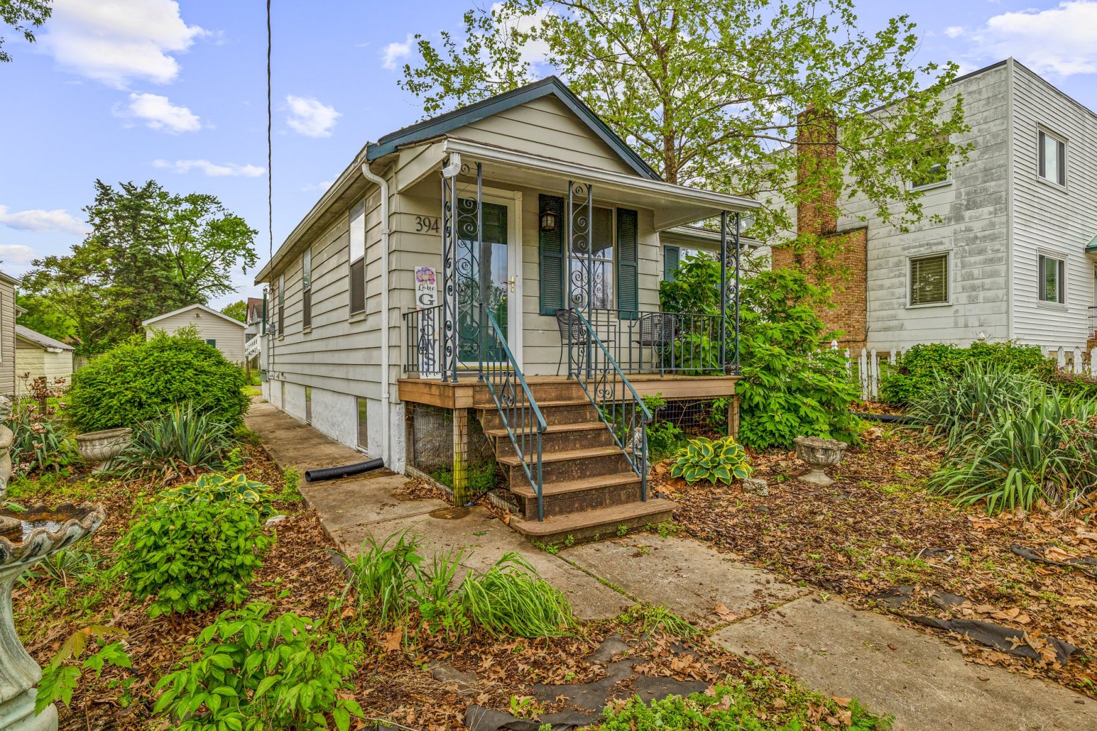 Charming Fully Furnished 1-bedroom