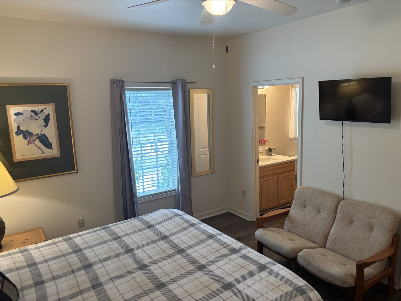 Primary King Room With Ensuite Bath