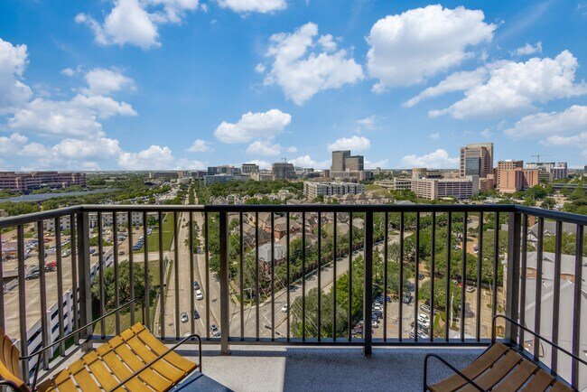 FURNISHED 1 BED/ 1 BATH APARTMENT NEAR TEXAS MEDICAL CENTER
